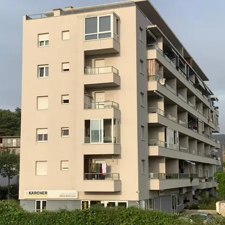 Apartment Apartman Greta *